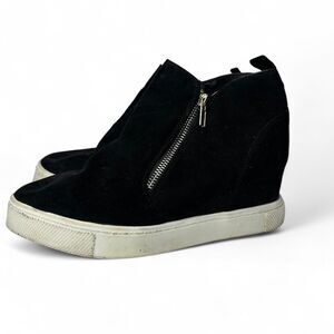 Steve Madden Black faux suede wedge sneakers with zipper detail size 5